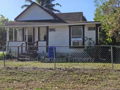 Main picture of 3810 Desoto Ave
