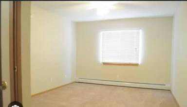 Main picture of White Pines