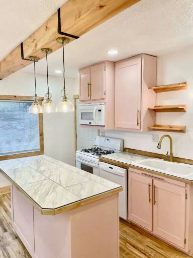 Main picture of 111 16th Ave S