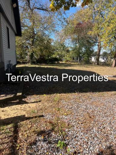 Main picture of 204 W Landing Rd