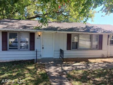 Main picture of 613 N Kiger Rd