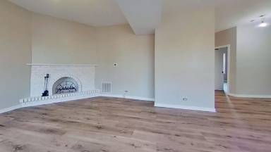 Main picture of 1409 W Cornelia Ave