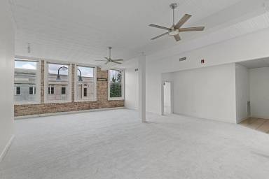 Main picture of 111 N Liberty St
