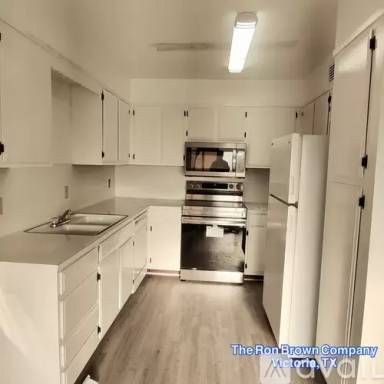 Main picture of 604 Sherwood Dr