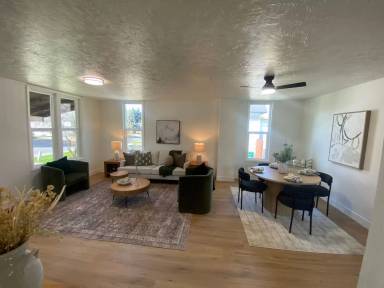 Main picture of 3127 E Jackson Ave