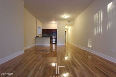 Main picture of 1425 N Dearborn St
