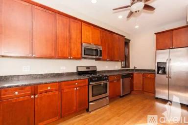 Main picture of 1033 W Dakin St