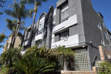 Main picture of 11315 Moorpark St