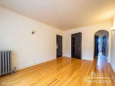 Main picture of 2110 W Ainslie St