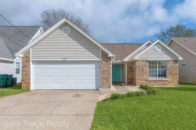Main picture of 475 Sandy Ridge Cir