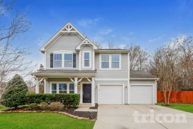 Main picture of 704 Rocky Grove Gln