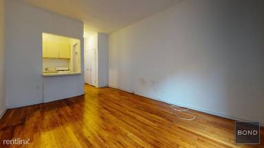Main picture of 318 E 89th St