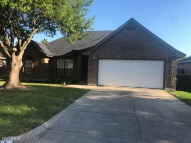 Main picture of 814 E Dove Ave