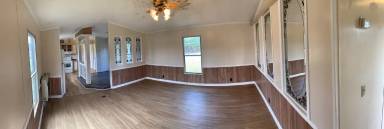 Main picture of 129 Herschels Way