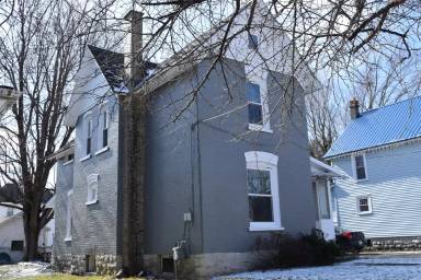 Main picture of 142 Francis St