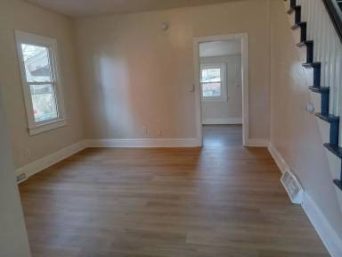 Main picture of 135 Bank St