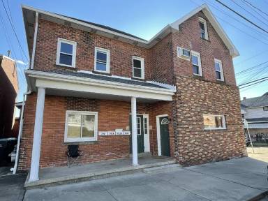 Main picture of 702 E 9th Ave