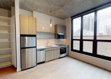 Main picture of 810 Chicago Ave
