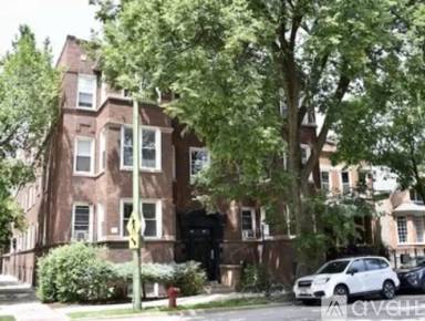 Main picture of 3027 W Logan Blvd