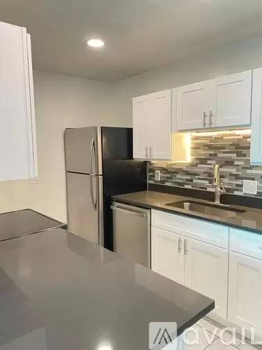 Main picture of 840 N Alvernon Way