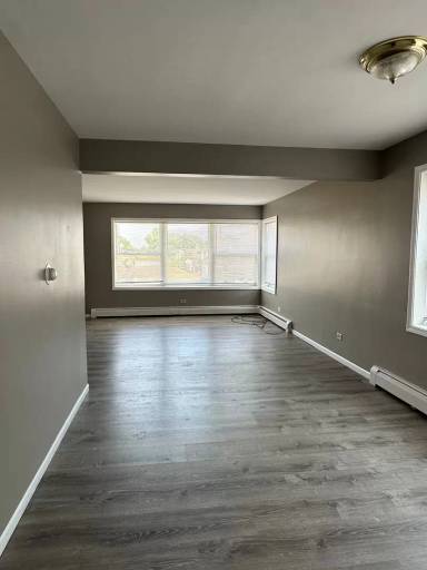 Main picture of 6011 W Gunnison St