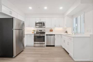 Main picture of 1011 Grand Ave