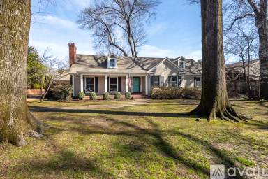 Main picture of 500 Colonial Rd