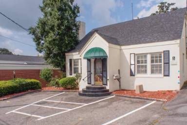 Main picture of 605 E Ash St