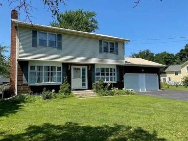 Main picture of 890 Essex Rd