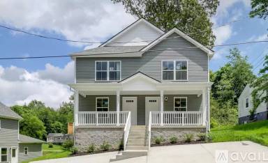Main picture of 923 Woody Hills Dr