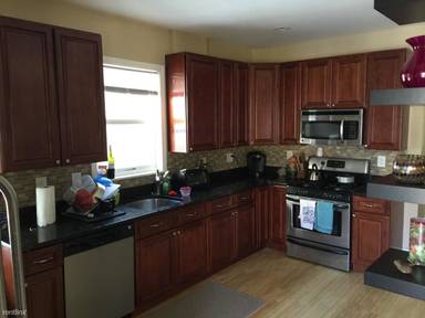 Main picture of 106 Murdock St