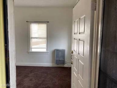 Main picture of 4207 S Olive St