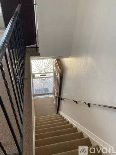 Main picture of 1239 E 66th St