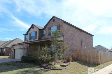 Main picture of 11232 NW 105th St