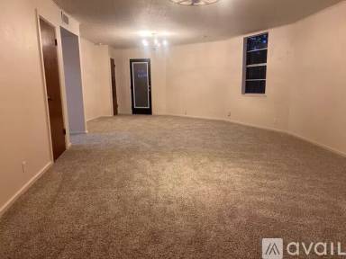 Main picture of 302 Dallas St