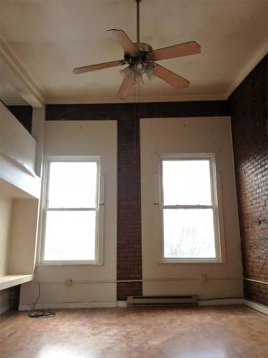 Main picture of 229 Jay St