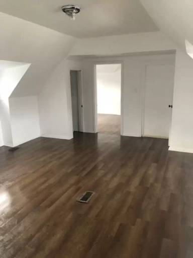 Main picture of 110 Park Pl