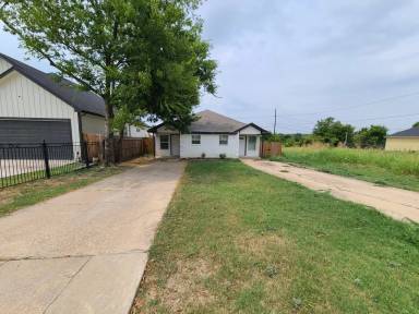 Main picture of 2202 Brookes St