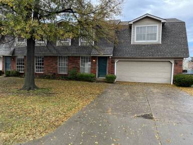 Main picture of 7128 S Darlington Ave