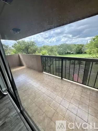 Main picture of 5800 SW 127th Ave