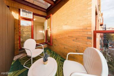 Main picture of 516 E 11th St Apartments