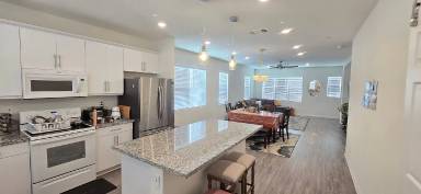 Main picture of 321 S Quadrilateral Way