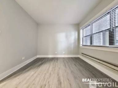 Main picture of 1435 N Dearborn St