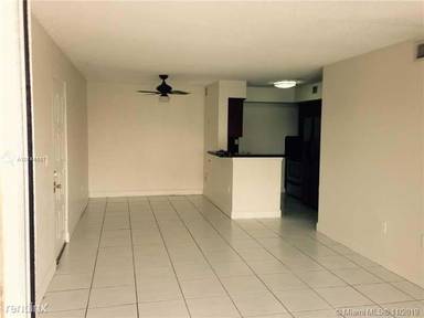 Main picture of 15201 SW 80th St