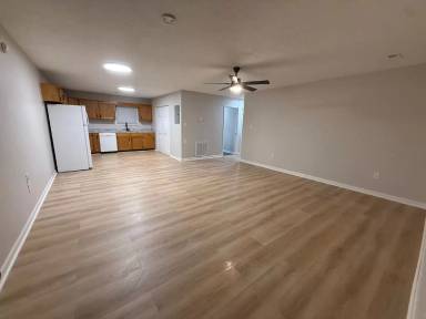 Main picture of 135 Anzie Way