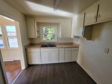 Main picture of 4922 W Market St