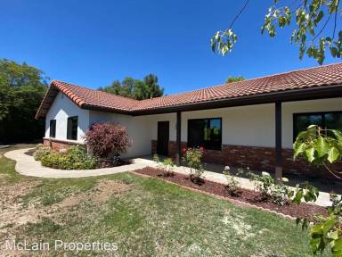 Main picture of 1008 Olly Ct