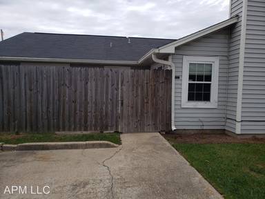 Main picture of 300 Woodale Dr