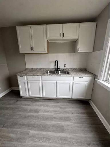 Main picture of 15766 Hartwell St