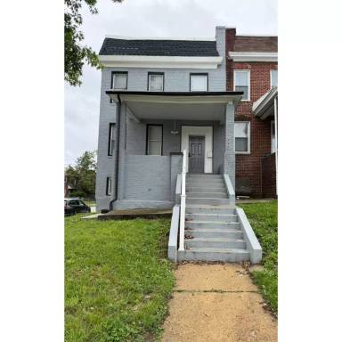Main picture of 100 N Hilton St